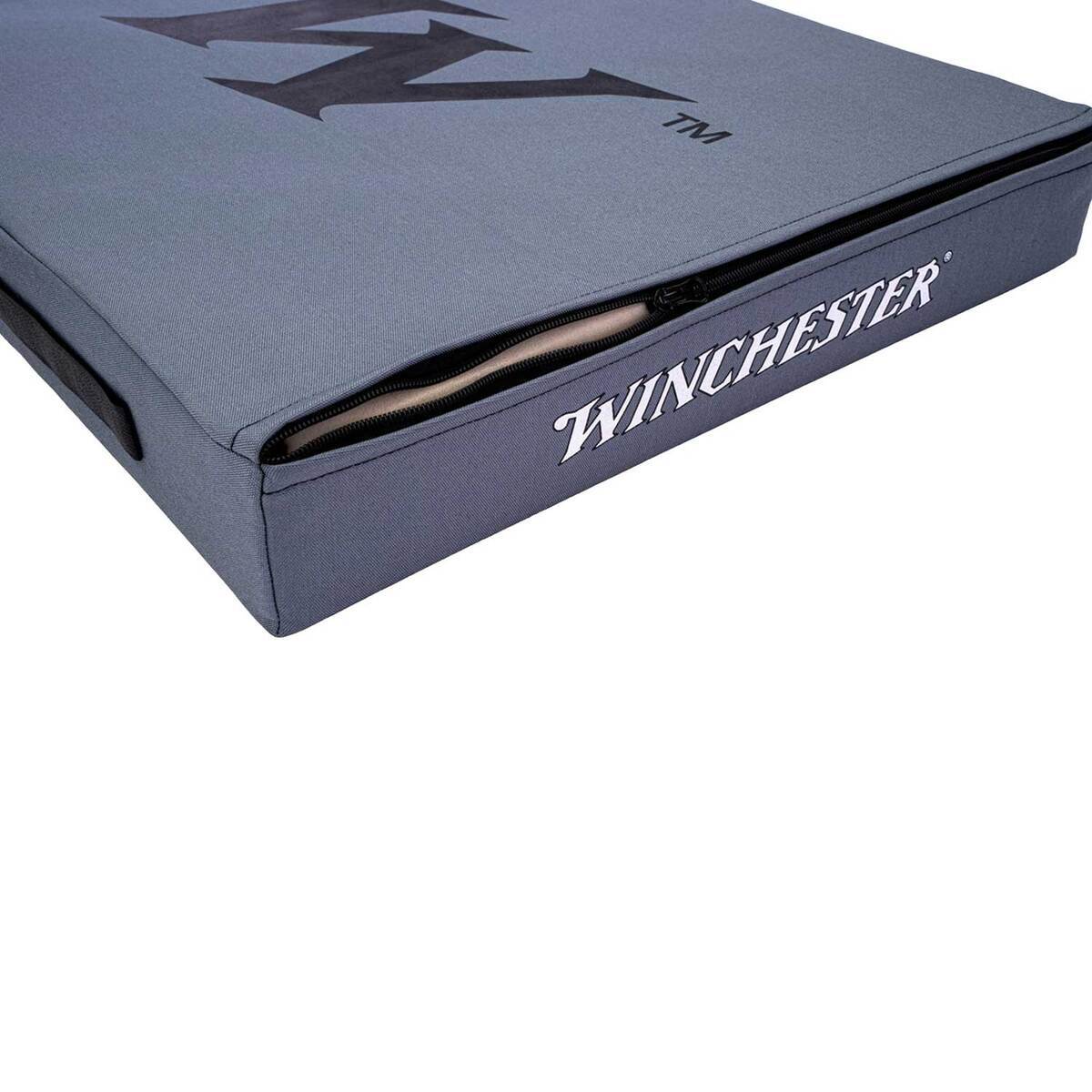 Winchester Water-Resistant Field Dog Pad