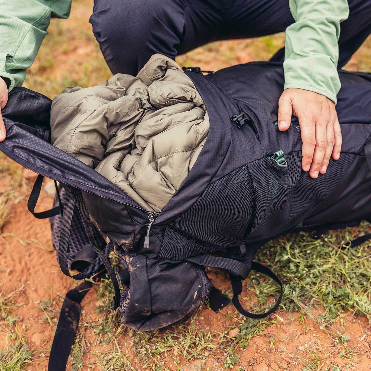 Gregory Stout 70 Liter Men's Backpacking Pack - Forest Black 5 Gregory Stout 70 Liter Men's Backpacking Pack - Forest Black